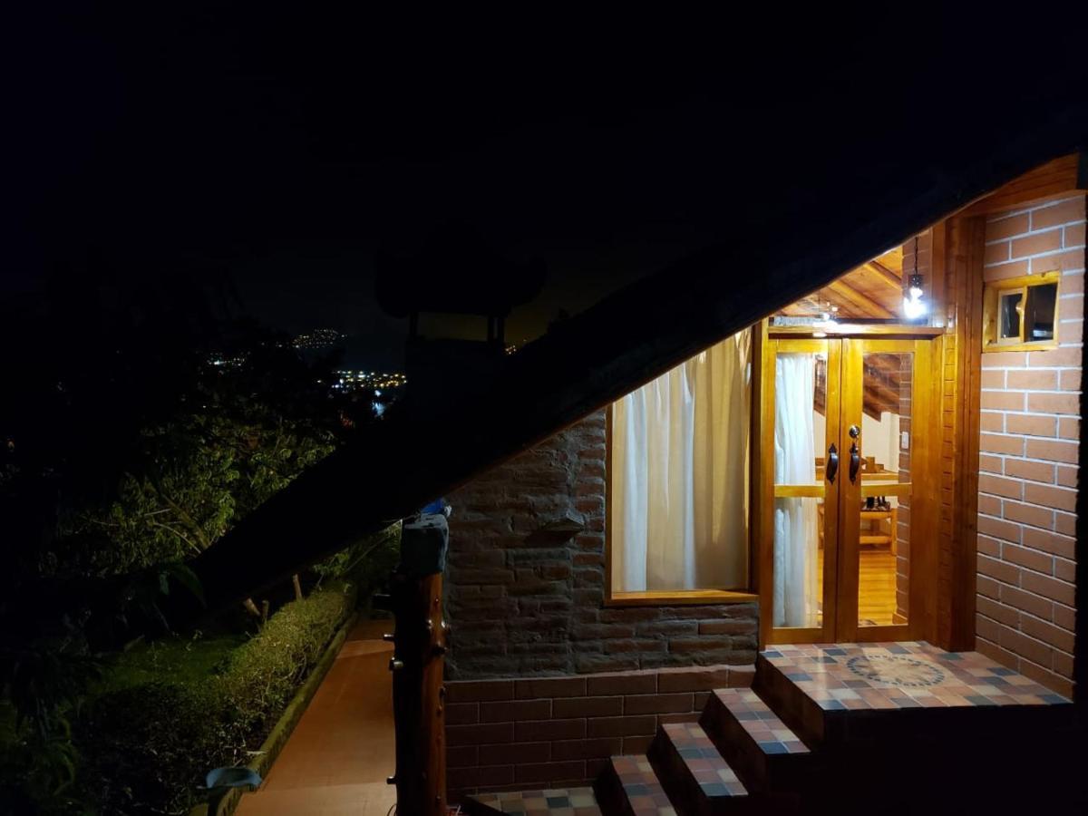 Atallaro Hospedaje Otavalo Ruang foto